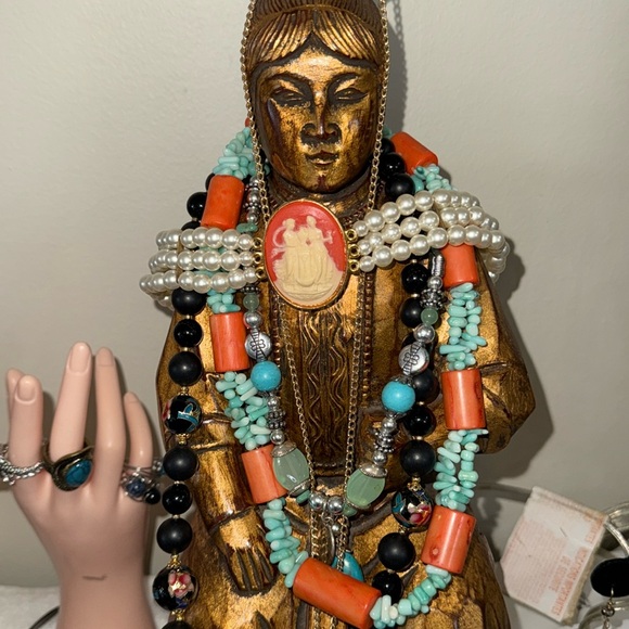 Come dig with me.  Unlisted gorgeousness in every price range. - Picture 4 of 16